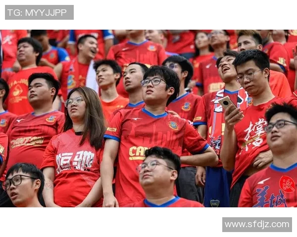 足球明星化身路人搞笑互动视频引发热议球迷反应超乎想象 足球明星化身路人搞笑互动视频引发热议球迷反应超乎想象