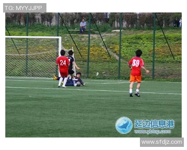 足球明星展现停球绝技引领广告潮流传递运动激情与品牌魅力 足球明星展现停球绝技引领广告潮流传递运动激情与品牌魅力